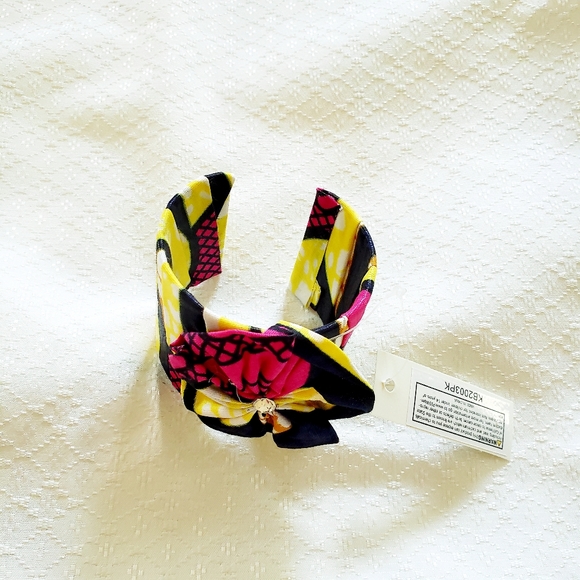 Beautiful Ankara fabric bracelet - Picture 3 of 3